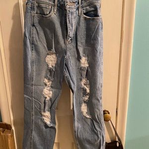 hollister lightwash rip mom jeans
